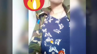 Desi military officer pleasures her boyfriend with her fingers in a video call