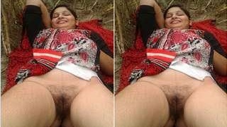 Desi bhabhi has sex with two men in the open