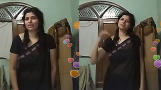 Black Transparent Saree-Clad Desi Aunty Shows Off Her Moves