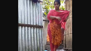 Desi bhabi's secret bath captured on camera