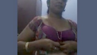 Stunning Aunt in a Sizzling Hot Video