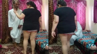 Bhabhi seducing Arab man with her dance moves