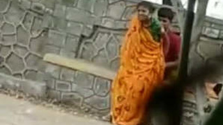 Desi bhabhi gets caught having sex in the street