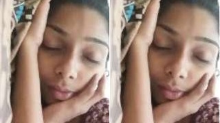 Indian girl records jerk-off video for lover