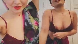 Desi babe flaunts her boobs in sensual dance video