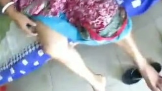 Aunty's nice pussy gets some attention
