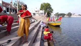 Indian mature aunts show off their bodies in public