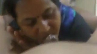 Desi aunty gives a blowjob to her boss