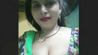 Desi bhabhi's mms leaked revealing her sexual side