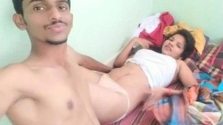 Teen couple caught on MMS having sex