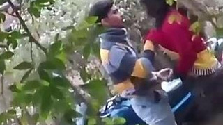 Desi couple's steamy outdoor romance in HD