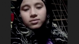 Desi wife in hijab teases her lover with her body