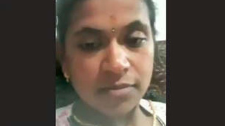 Tamil married Bhabhi flaunts her boobs in a video call to her X boyfriend
