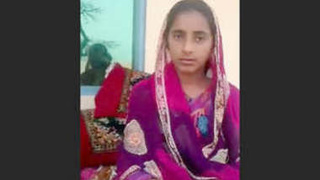Watch the stunning Shagufta, a Pakistani Punjabi girl, in action