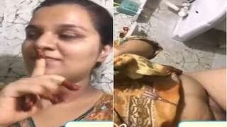 Horny Indian girl flaunts her boobs and pussy in video call