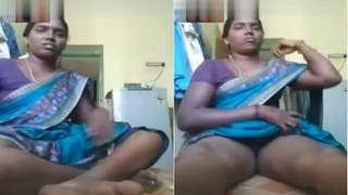 Tamil bhabhi flaunts her pussy on video call