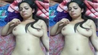Desi Indian babe gets her pussy licked and fucked in a steamy video