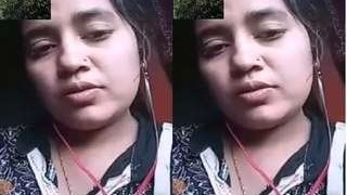 Bangladeshi girl flaunts her body in a video call