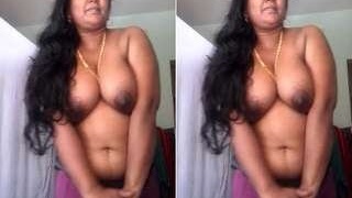 Tamil bhabhi flaunts her big boobs for your pleasure