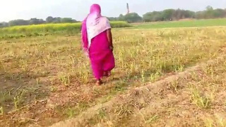 Bihari village bhabhi gets banged in open fields