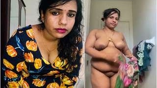 Auntie records her nude selfies for her secret admirer