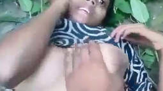 Desi girl gets fucked in the jungle