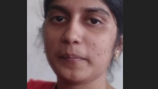 Tamil girl flaunts her unshaved vagina in explicit video