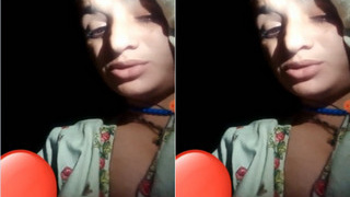 Pakistani amateur bhabhi flaunts her tits and pussy in exclusive video