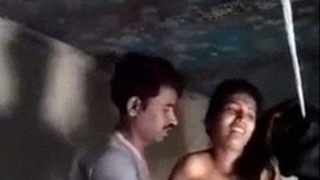 Leaked video of Indian hairdresser seducing a client's daughter