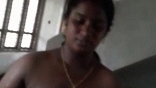 Naughty Auntie Mallu gets naked in steamy video