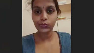 Tamil girl's big breasts in a leaked video