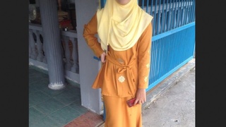 Hijabi girl from Indonesia in steamy video