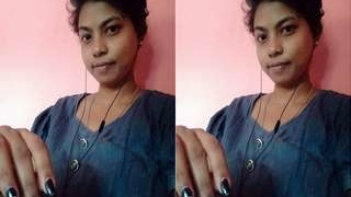 Exclusive video of a sexy girl flaunting her boobs and pussy