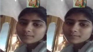 Cute Indian girl flaunts her boobs in exclusive video call