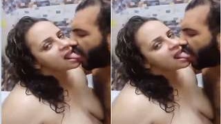 Exclusive Pakistani couple's romantic porn video