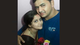 Stealthy recording captures stunning Indian bhabi in the bath