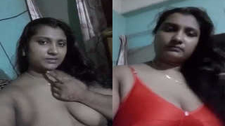 Curvy Bhabhi flaunts her breasts in a seductive manner