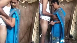 Desi aunties in village get wild in this steamy video