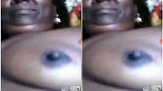 Mallu bhabhi flaunts her breasts and pussy on video call