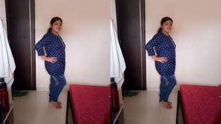 Priya Bhabhi's backside gets a workout with her friend