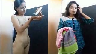 Exclusive video of cute Indian babe recording her bath for lover