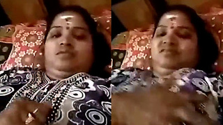 Aunty from Telugu gets naughty on video call