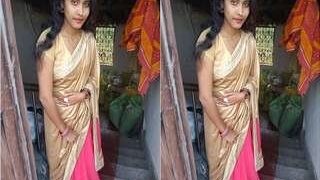 Desi college girl gets naughty in a solo video