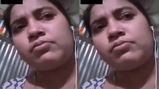 Bangladeshi girl reveals her body parts in a video call