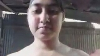 Nude Indian girl with big boobs flaunts her body in solo video