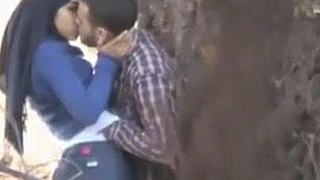 Arab beauty from Egypt in steamy video