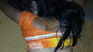 Watch Bhabi Amita Kumari's amazing butt in this hot video