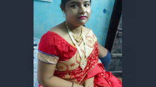 A South Asian girl flaunts her buttocks