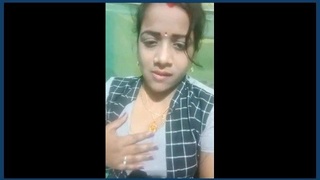 Bhabhi flaunts her body and pussy in a steamy video