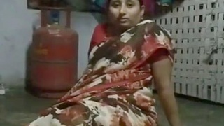 Aunty MILF Sailaja shows off her body on camera